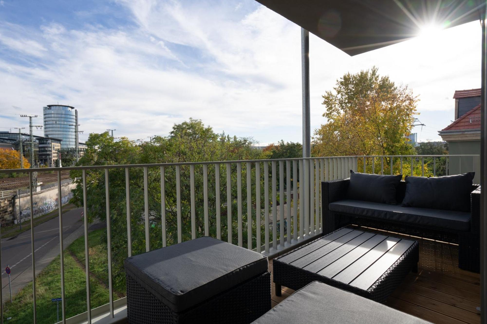 Cozy City Dream Apartment Mit Terrasse Und Parkplatz - 90M² เดรสเดน ภายนอก รูปภาพ